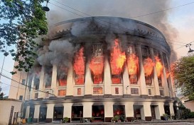 Kantor Pos Bersejarah di Filipina Kebakaran, 80 Mobil Pemadam Dikerahkan