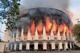 Kantor Pos Bersejarah di Filipina Kebakaran, 80 Mobil…