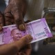 Fakta-fakta India Tarik Uang Kertas 2.000 Rupee Secara Mendadak