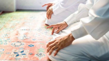 Bacaan Tahiyat Akhir Lengkap dengan Artinya
