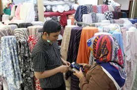 Luhut Janjikan Industri TPT Dapat Insentif, Ekonom:…