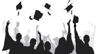 7+ Rekomendasi Kado Wisuda Paling Berkesan untuk Orang Terdekat