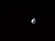 Akhirnya SpaceX Crew Dragon Sukses Terbangkan 4 Penumpang Komersial ke Luar Angkasa
