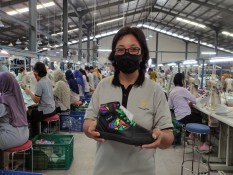 Industri Sepatu Berbondong Relokasi ke Jateng, Ini Kata Pengusaha