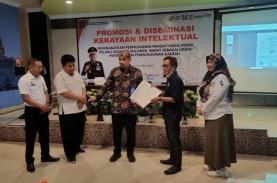 Naik Kelas, 30 UMKM Binaan PLN di Sulbar Terima Sertifikat…