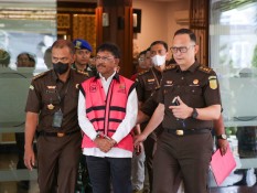 Kejagung Pindahkan Penahanan Johnny G Plate ke Kejari Jaksel