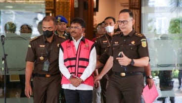 Kejagung Pindahkan Penahanan Johnny G Plate ke Kejari Jaksel