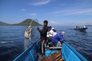 Aksi Bersih Sampah Laut Ternate