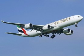 Pesawat Raksasa Emirates Terbangi Langit Dubai-Denpasar…