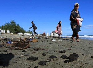 Limbah Batu Bara Cemari Kawasan Pantai di Aceh