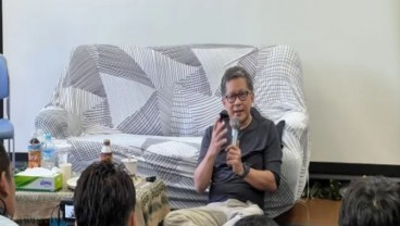 Jokowi Cawe-Cawe Pemilu 2024, Rocky Gerung: Untuk Dinasti Politik!