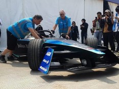 Panasnya Jakarta Bikin Pembalap Formula E Bawa Kolam Renang Pribadi