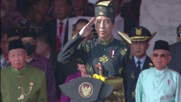 Pimpin Upacara Hari Lahir Pancasila, Jokowi Pakai Baju Adat Kesultanan Deli