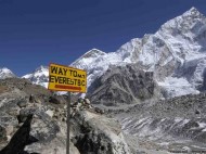 Detik-detik Mencekam Proses Evakuasi Pendaki Malaysia yang Terjebak di Gunung Everest