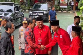 Rakernas III PDIP: Jokowi Tiba Disambut Ganjar dan…