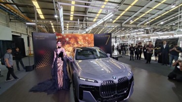 BMW Seri 7 Diluncurkan, Harga Varian Listrik Tembus Rp3,4 Miliar