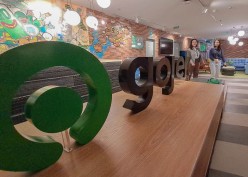 Beda Resep BlackRock & Vanguard di Saham GOTO
