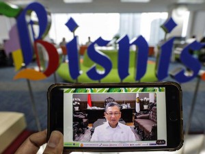 Diskusi Panel Tentang Memperkuat Program Mitigasi Perubahan Iklim pada Ekosistem Sektor ESDM