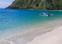 Pesona Pantai Wawun di Lombok Nusa Tenggara Barat (NTB) yang tenang dan teduh. JIBI/Bisnis/ Tika Anggreni