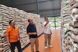 Penyaluran Dua Tahap Bantuan Pangan Beras di Jabar…