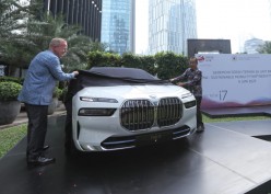 Mobil Listrik BMW i7 Dukung KTT Asean Plus, Intip Spesifikasinya