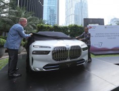Mobil Listrik BMW i7 Dukung KTT Asean Plus, Intip Spesifikasinya