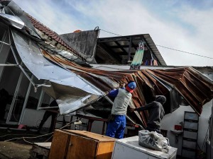 Angin Puting Beliung Rusak Ratusan Rumah di Kabupaten Bandung