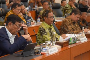 Rapat Kerja Badan Anggaran DPR Dengan Empat Menteri Koordinator