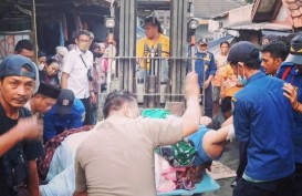 Pria Bobot 300 Kg Dievakuasi Pakai Forklift, Sehari-hari Diam di Rumah
