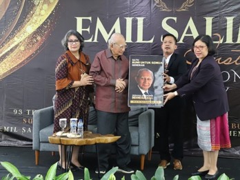 Profil Emil Salim, Pakar Lingkungan Hidup yang Rayakan Ulang Tahun ke-93
