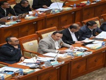 Setengah Hati Restui Masa Jabatan Pimpinan KPK Era Firli Jadi 5 Tahun