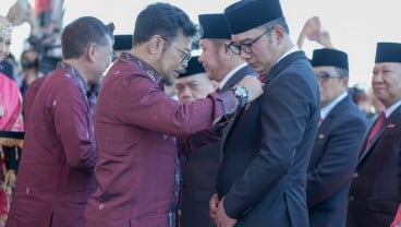 Peduli Petani, Ridwan Kamil Raih Penghargaan Satyalencana Wira Karya