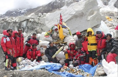 Viral Pendaki China Tak Mau Bayar Sherpa Everest Usai Diselamatkan dari Kematian