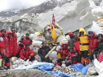 Viral Pendaki China Tak Mau Bayar Sherpa Everest Usai Diselamatkan dari Kematian