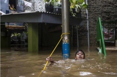 Update Banjir di Jakarta, Status Pintu Air Pasar Ikan Siaga 3