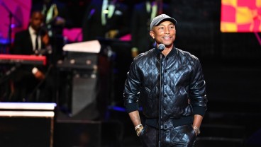 Debut Pharrel Williams Lewat Louis Vuitton di Paris Fashion Week 2023