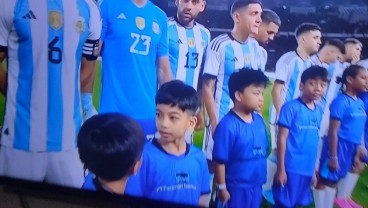 Jan Ethes Jadi Escort Timnas Argentina, Gibran: Malah Nyasar Sama Martinez