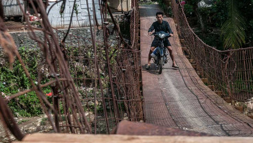 Jembatan Gantung di Lebak Banten Rusak Parah