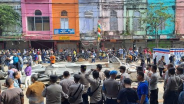 Tak Terima Tempat Berdagang Digusur, Ratusan PKL di Pasar 16 Ilir Gelar Unjuk Rasa