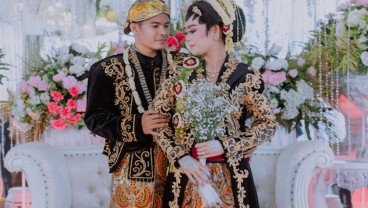 9 Pakaian Adat Jawa Tengah, Tidak Hanya Kebaya dan Batik
