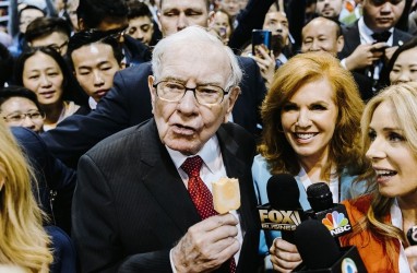 Top! Warren Buffet Sumbang Saham Berkshire Hathaway Rp69,6 Triliun ke Badan Amal