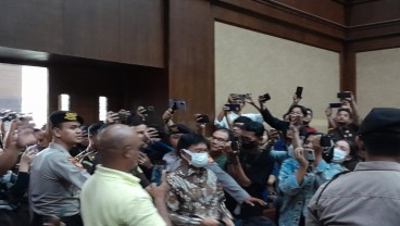 Pengunjung Sidang Korupsi BTS 4G Kominfo: Kakak Plate Kuat!