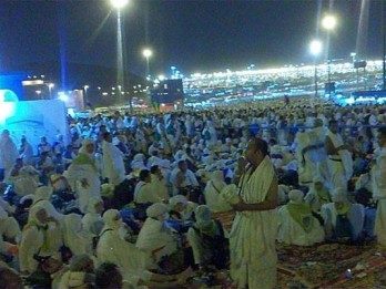 Prosesi Wukuf di Arafah, PPIH Arab Saudi Fasilitasi 240 Jemaah Haji Lansia dan Disabilitas