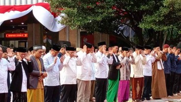 Heru Budi dan Jajaran Salat Iduladha 1444 H di Balai Kota Jakarta