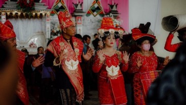 8 Jenis Pakaian Adat Sumatra Utara Berdasarkan Sub Sukunya