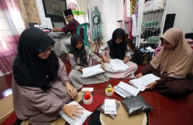 Khoirul Usroh Berdayakan Warga dalam Produksi Fesyen Muslim