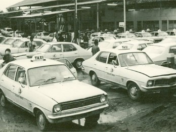 Gencar Tambah Taksi Listrik, Bos Blue Bird (BIRD) Nostalgia dengan Holden Torana 1972