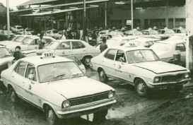 Gencar Tambah Taksi Listrik, Bos Blue Bird (BIRD) Nostalgia dengan Holden Torana 1972