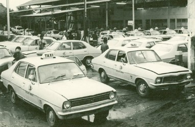 Gencar Tambah Taksi Listrik, Bos Blue Bird (BIRD) Nostalgia dengan Holden Torana 1972