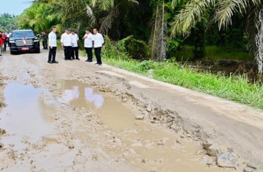 Anggaran Belum Cair, Perbaikan Jalan Rusak di Daerah Terancam Molor!